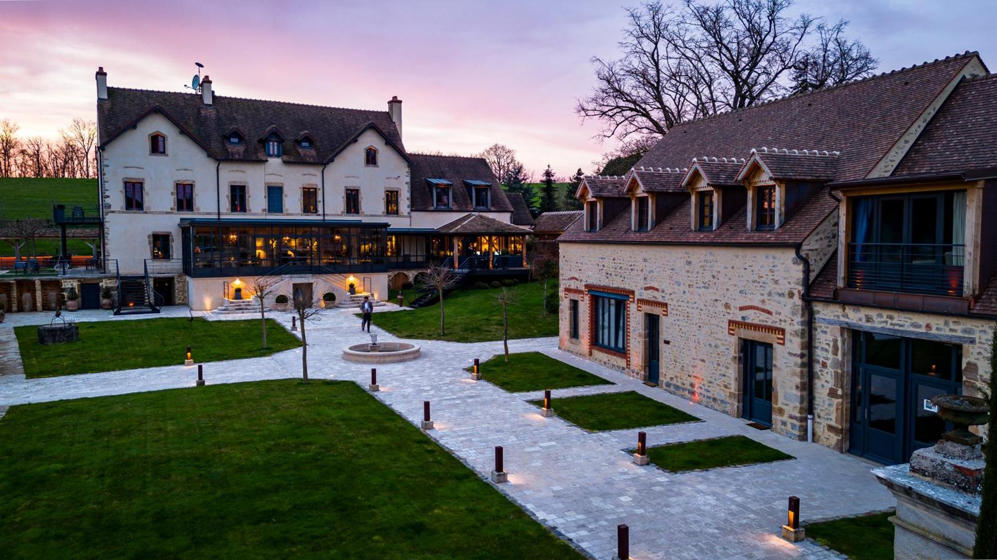 Domaine De Rymska & Spa - Relais & Chateaux Saint-Jean-de-Trézy Exterior foto