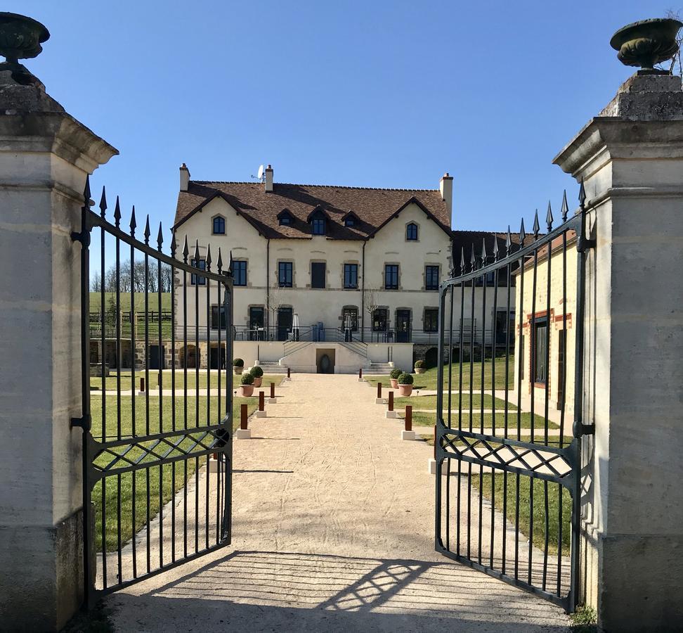 Domaine De Rymska & Spa - Relais & Chateaux Saint-Jean-de-Trézy Exterior foto